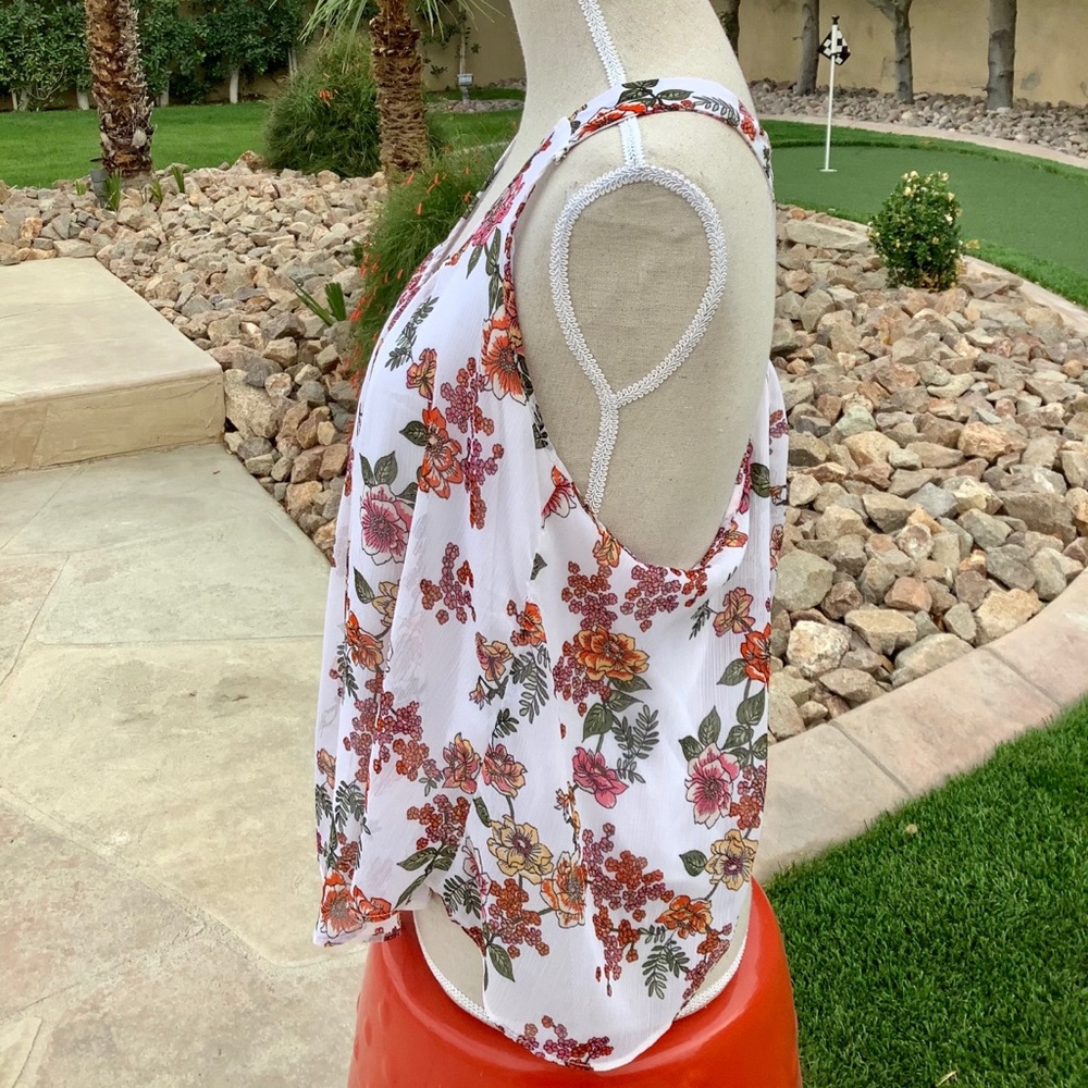 🔥Floral Racerback Tank - Picture 6 of 9